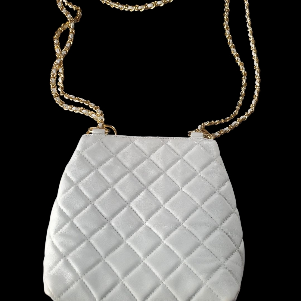 Giani Bernini Elegant Leather White Quilted Bag with Gold Chain 10.5"W 8.5"Ht